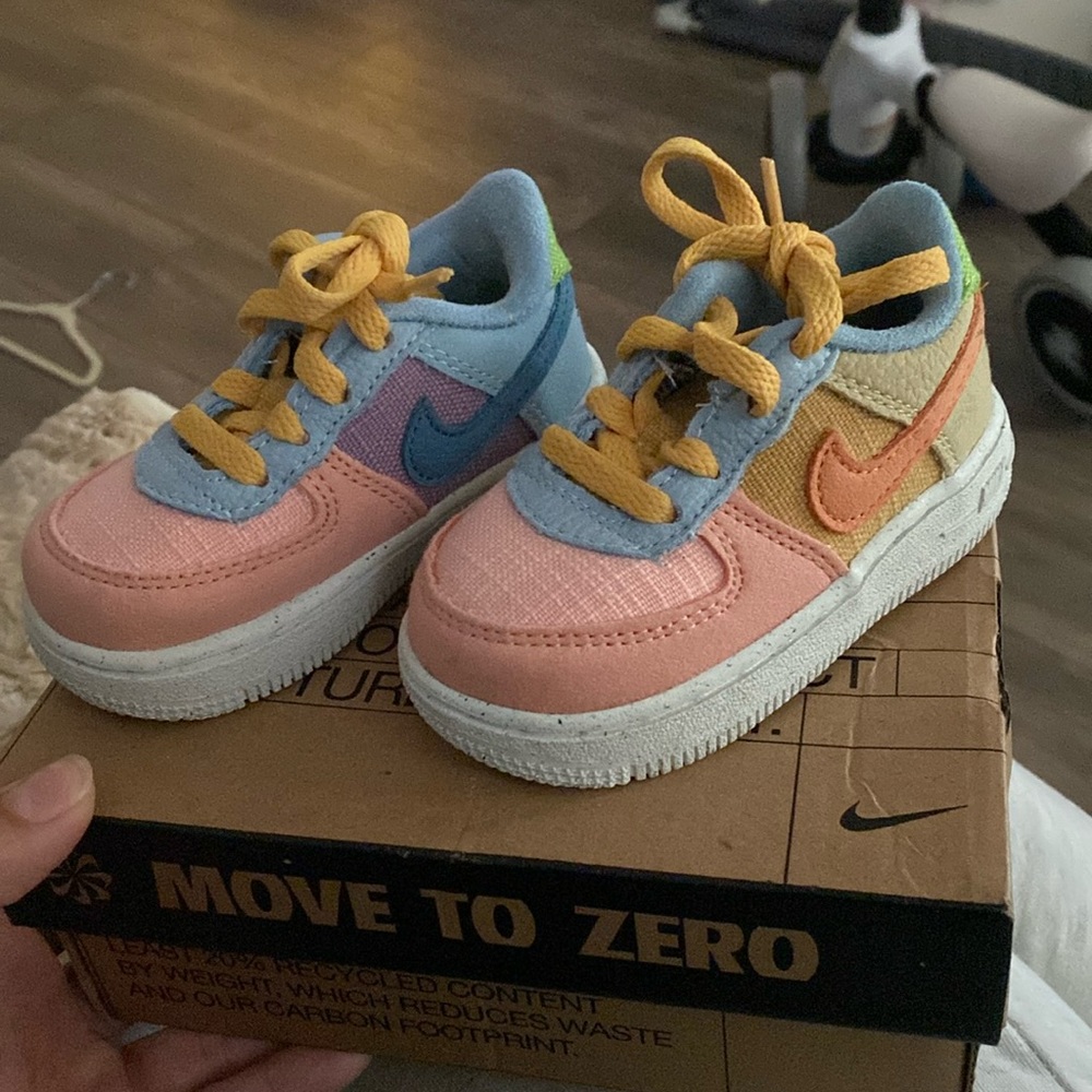 Nike force 1 lv8